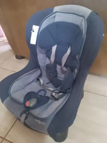 CADEIRÃO INFANTIL CARRO