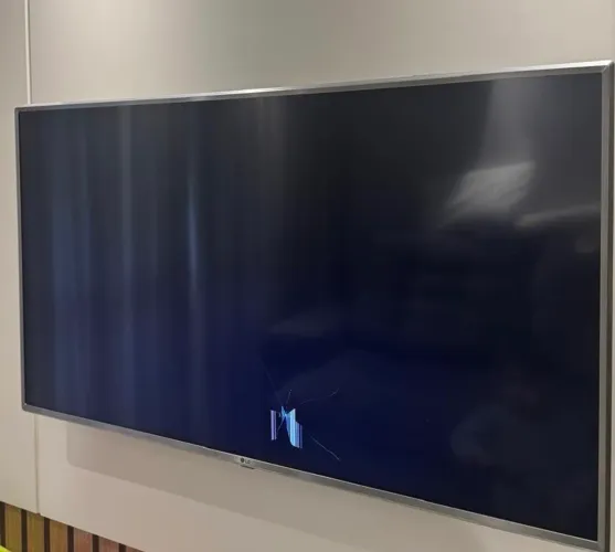 Tv LG 50 4K TELA DANIFICADA 