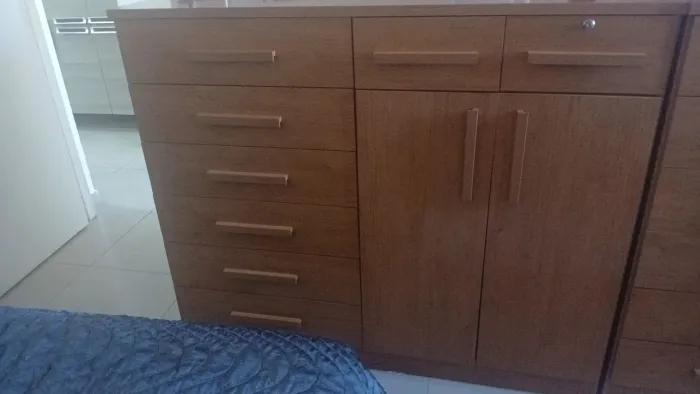 Cômoda 8 gavetas 