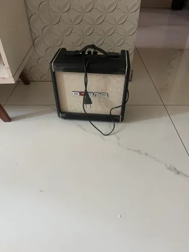 Amplificador cubo pra guitarra 15w  Borne preto Bivolt