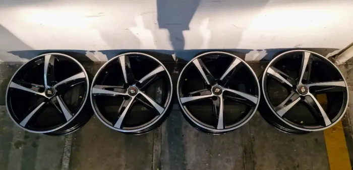 Jogo de Rodas Aro 17 GT7 GT Sport 4x100 - Apenas 4 Meses de Uso (Seminovo)