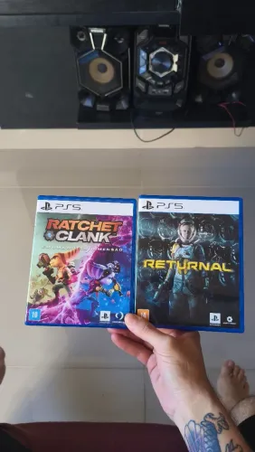 Vendo Returnal e Ratchet Clank