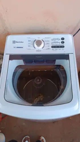 ? VENDE-SE MÁQUINA DE LAVAR 14 KG 