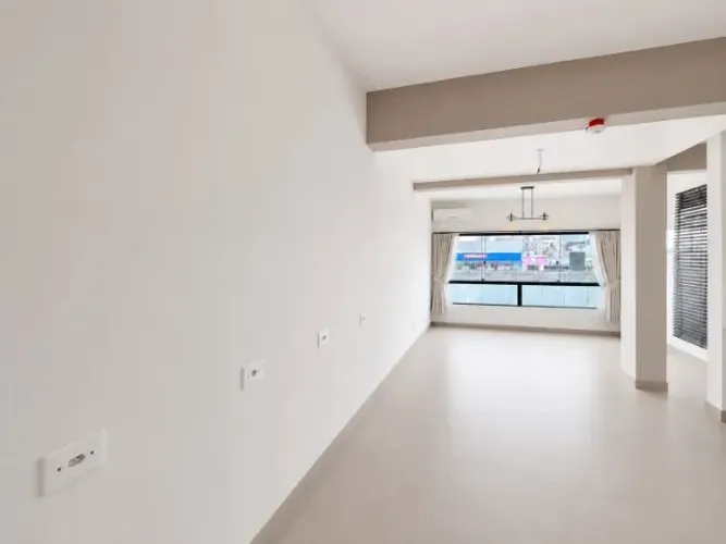 Sala comercial térrea no centro de Sombrio - SC