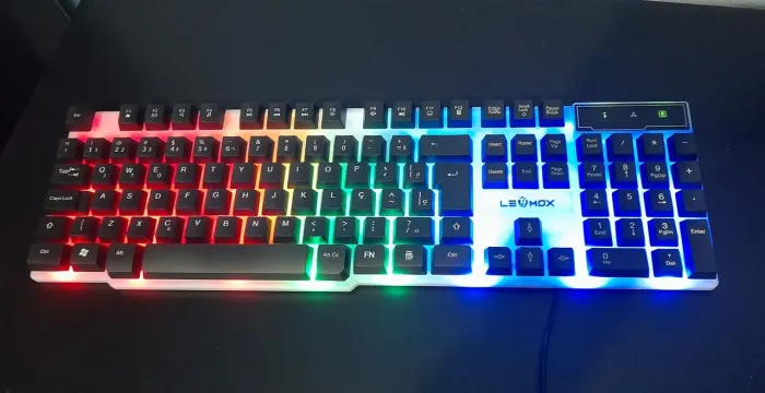 Kit Teclado e Mouse Gamer RGB USB 