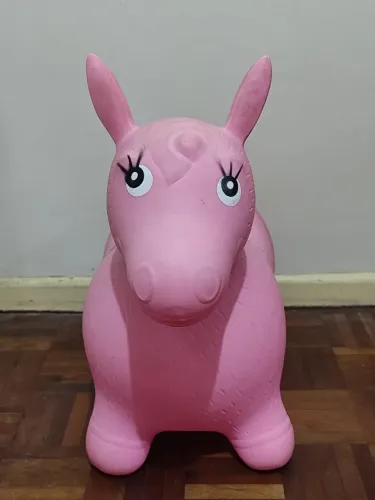 Cavalinho pula pula rosa brinquedo infantil