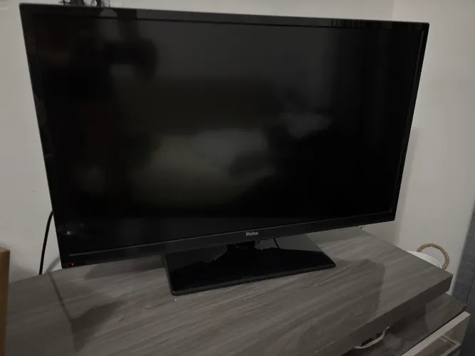 TV Philco 32 polegadas HD em ótimo estado de conservação.