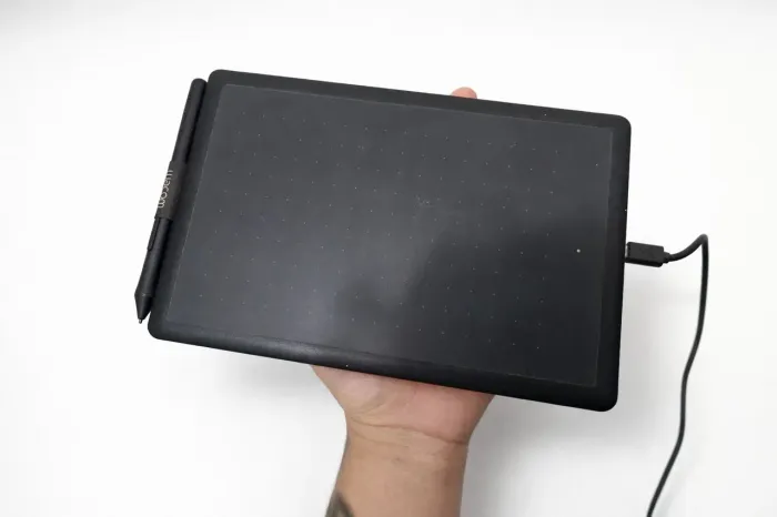 Mesa digitalizadora wacom , CTL 672 cor preta e vermelha 