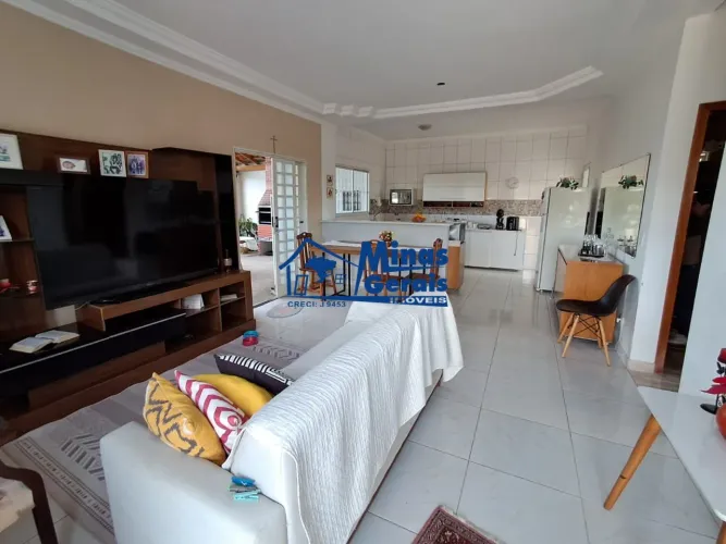CASA PARA VENDA NO SANTA JÚLIA, ZONA LESTE DE SÃO JOSÉ DOS CAMPOS!!