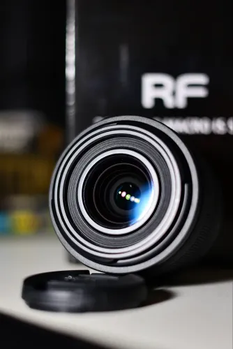 Lente Canon RF 24mm MACRO