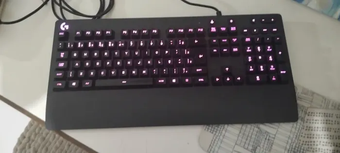 TECLADO GAMER RGB LOGITEC G-213