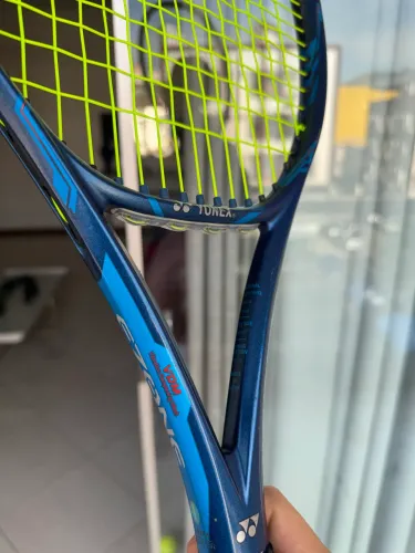 Raquete Yonex Ezone 98? Cordas Novas