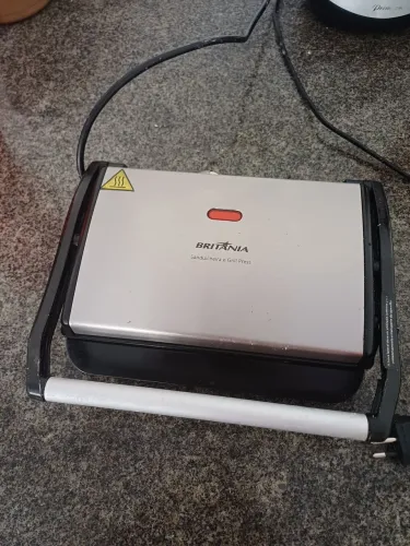 Vendo sanduicheira em otimo estado