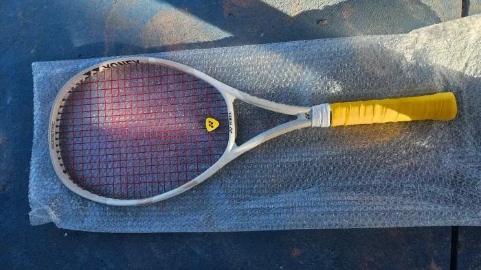 Raquete yonex vcore 100l 280g berg