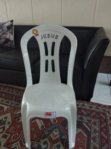 Cadeira bistro plastica