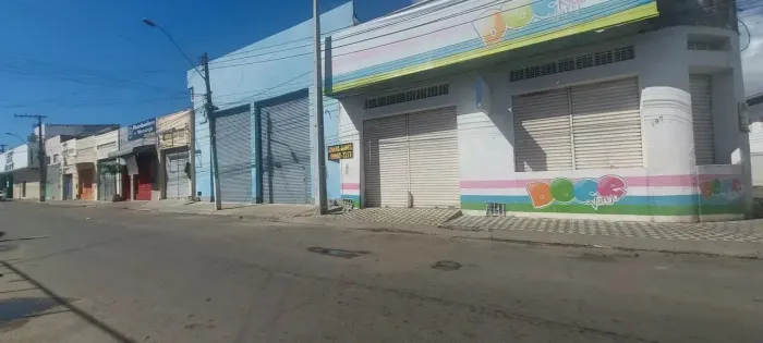 Imóvel para aluguel tem 200 metros quadrados em Levada - Maceió - AL