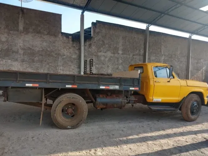 Vendo Caminhão D60 com motor Mercedes 1113 novo, com direção hidraulica