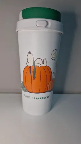 Copo Branco Starbucks e Snoopy