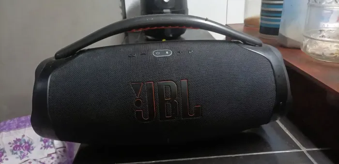 Vendo caixa de som jbl boombox com bag.
