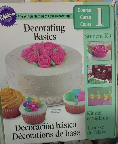 Curso decoração básica de bolo  Wilton