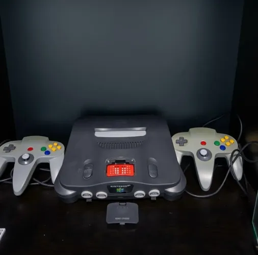 Nintendo 64 Americano + Expansion Pak + 2 Controles Originais