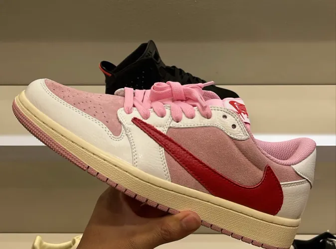Air Jordan Travis Scott Pink 
