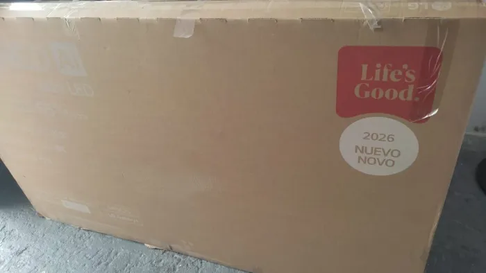 Smart TV LG 55 polegadas 4K borda infinita comando de voz com Alexa na caixa