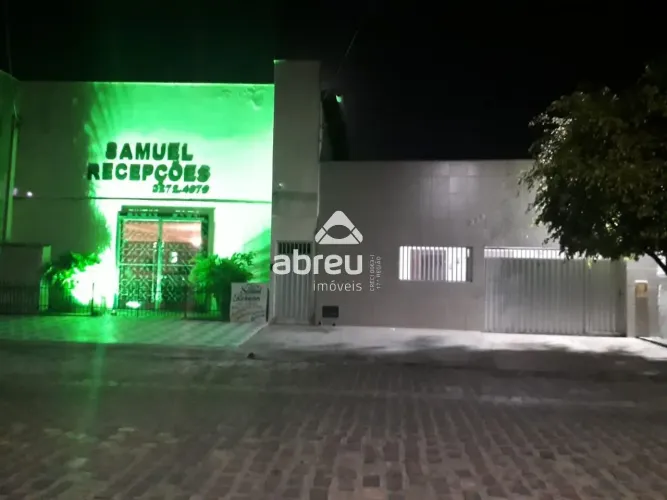 Ponto Comercial com Apartamentos e Uma Casa