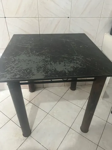 Mesa de mármore
