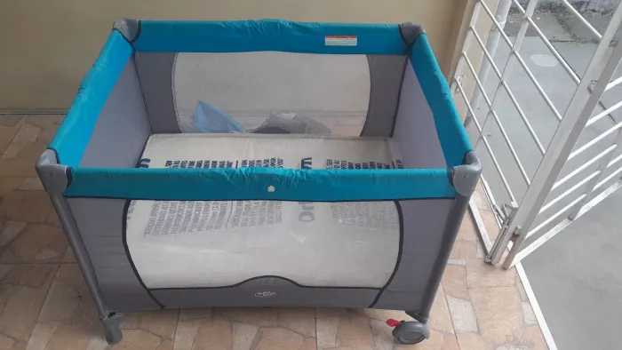 Cercadinho Berço Desmontável Portátil Baby Style Azul com Colchão