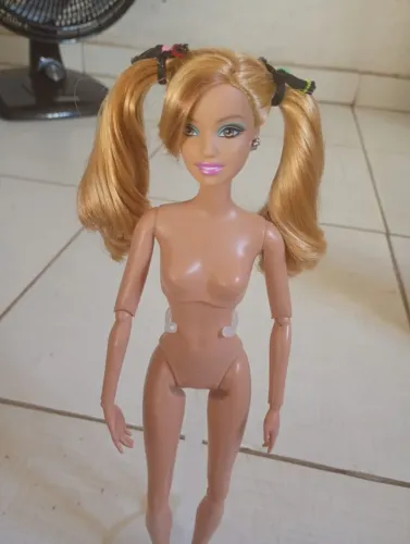 Linda Barbie fashionista articulada. Usada mais em perfeito estado de conservação