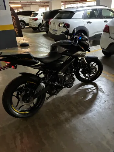 Dominar 200