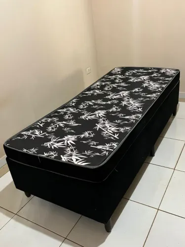 Vende-se cama de solteiro box