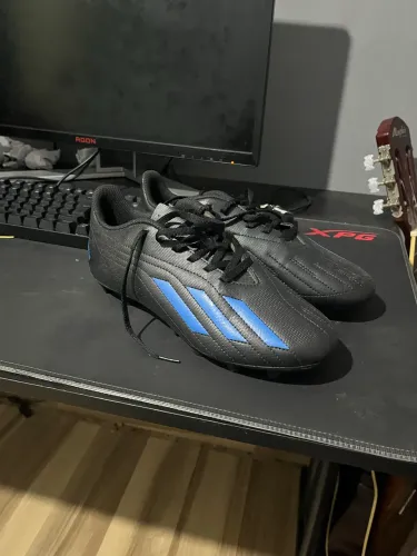 Chuteira Adidas NUNCA USADA