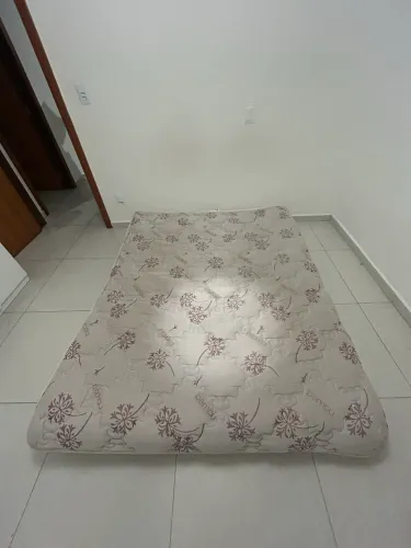 Colchão Queen Usado