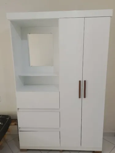 Guarda roupa de solteiro
