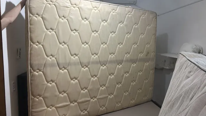 Vendo um colchão de casal ortopédico