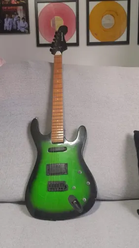 Guitarra antiga Jennifer