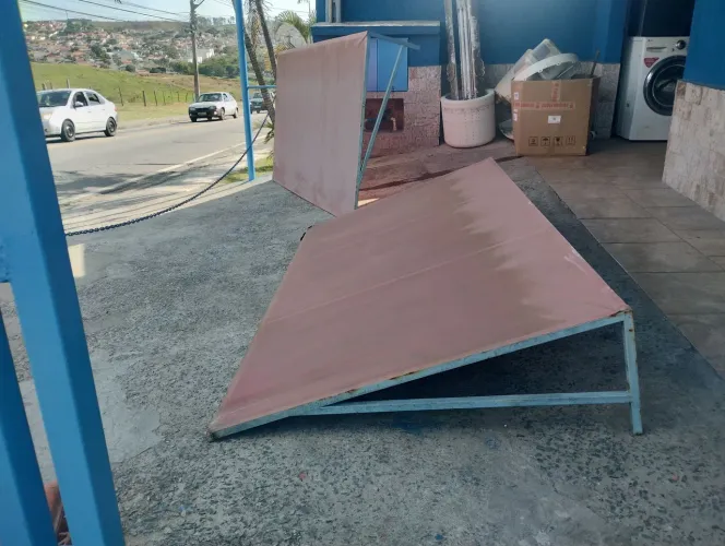 2 toldos em bom estado
