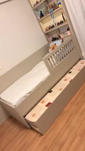 Vendo Cama de solteiro com auxiliar