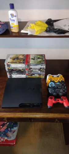 PS3- PLAYSTATION 3 SLIM 320GB + 24 JOGOS FÍSICOS - nunca desbloqueado 