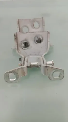 PAR DE DOBRADIÇAS DA PORTA DIANTEIRA ESQUERDA RENAULT LOGAN SANDERO 2013/20 ORIGINAL 