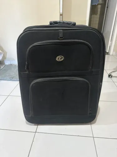 Mala de viagem 2 anos de uso