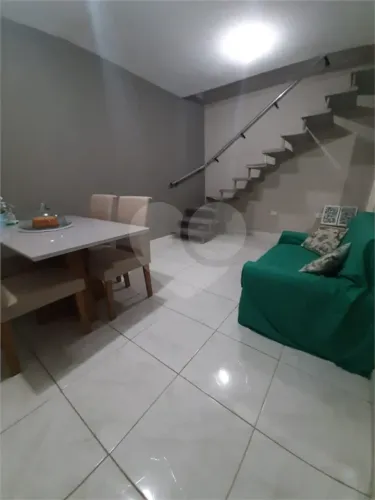 Sobrado à venda com 4 quartos em Jardim Flor de Maio, São Paulo