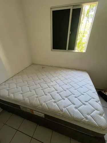 Cama box casal em ótimo estado pra vender logo