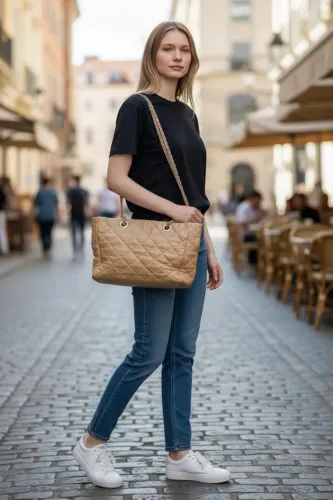 Bolsa Nude couro, linda maria spina, duas  formas de uso 