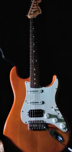 Guitarra Fender Highway 1 USA - 2003 impecável