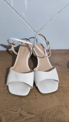 SALTOS SAPATOS NOVOS