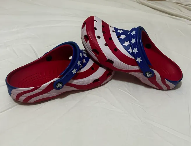 Crocs Classic Clog American Flag - Novo (Original EUA) - Tam 42