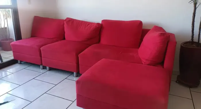 Sofá moldável vermelho